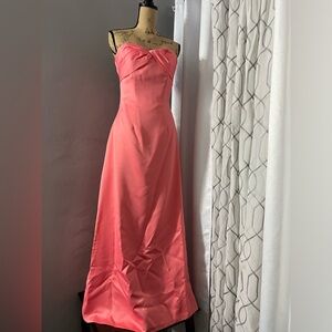 B2 Bridesmaid/Prom Coral Dress Size 8
